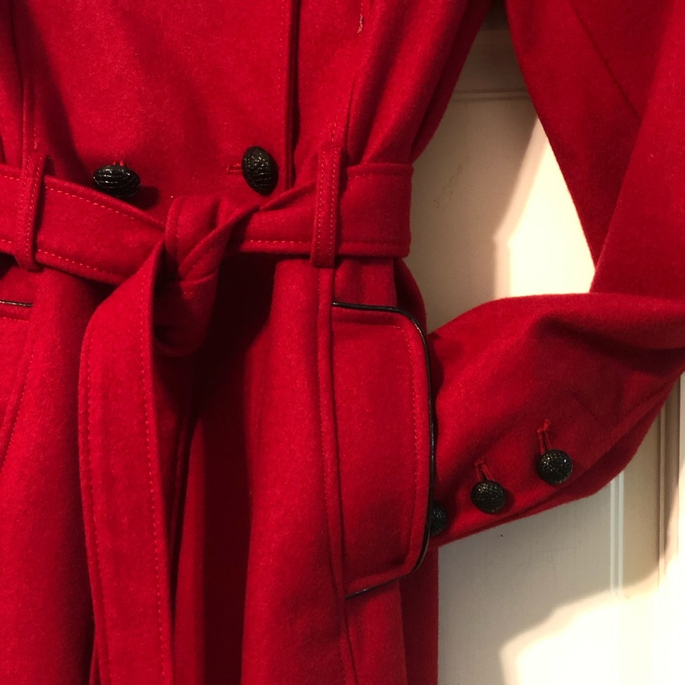 Red pee coat 🧥